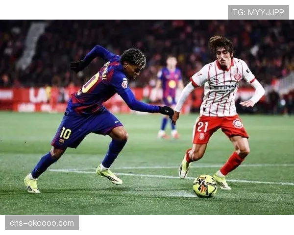 赫罗纳2-2巴萨,客队两度通过边中结合扳平比分